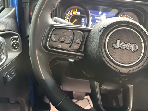 Used 2024 Jeep Wrangler Unlimited Rubicon AWD/4WD image 17