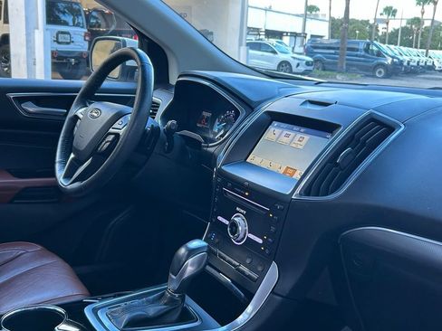 Used 2018 Ford Edge Titanium w/ Equipment Group 302A AWD/4WD image 28