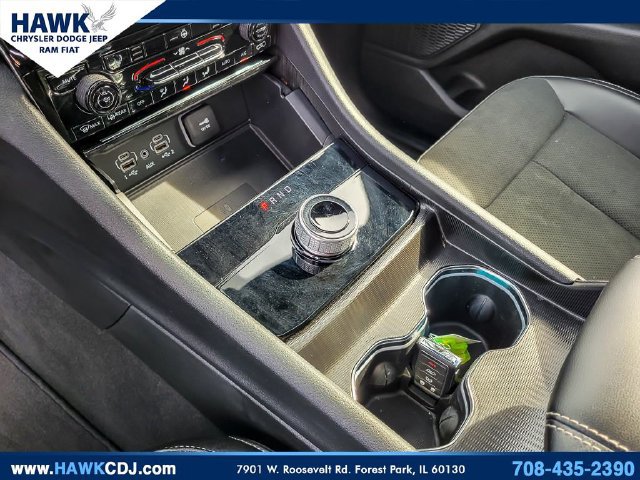 Certified 2025 Jeep Grand Cherokee Altitude AWD/4WD image 24