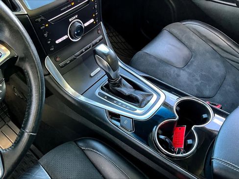 Used 2015 Ford Edge Sport image 14