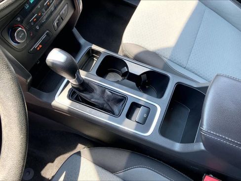 Used 2017 Ford Escape SE FWD image 17