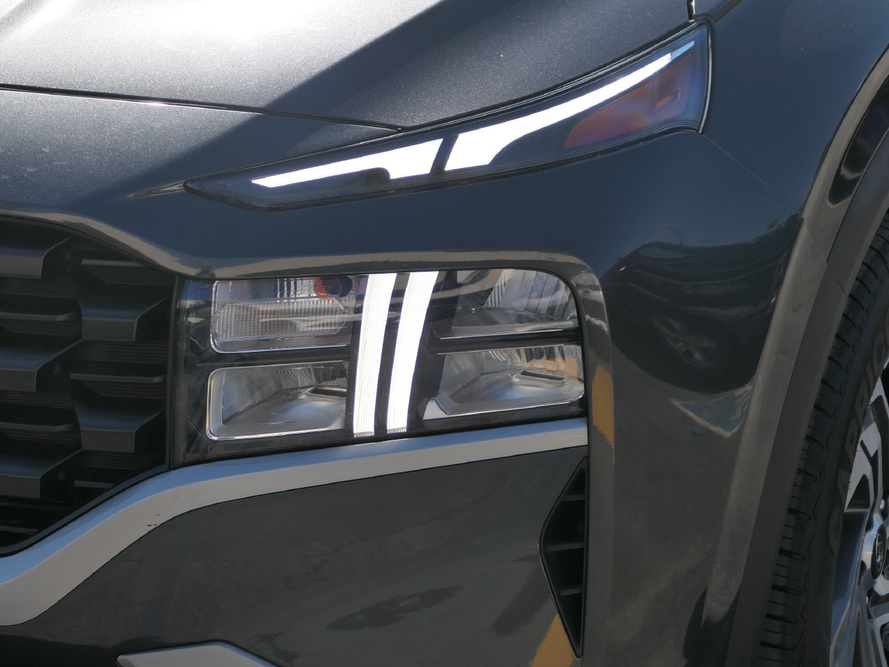 Used 2023 Hyundai Santa Fe SEL AWD/4WD image 7