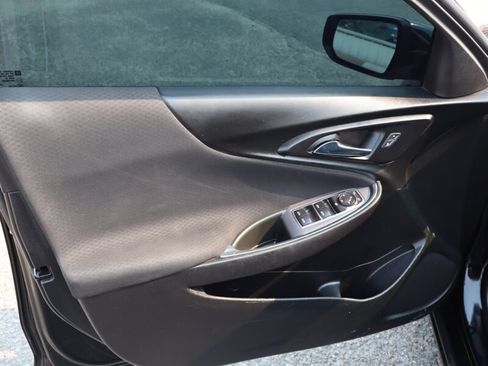 Used 2021 Chevrolet Malibu LT FWD image 16