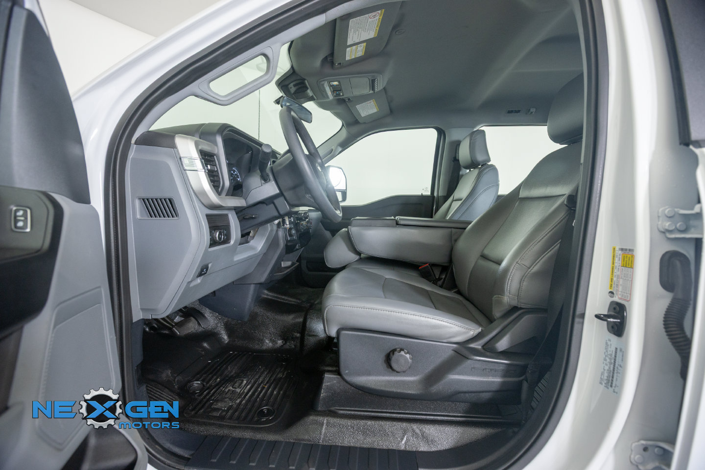 Used 2025 Ford F250 XL w/ XL Chrome Package AWD/4WD image 14