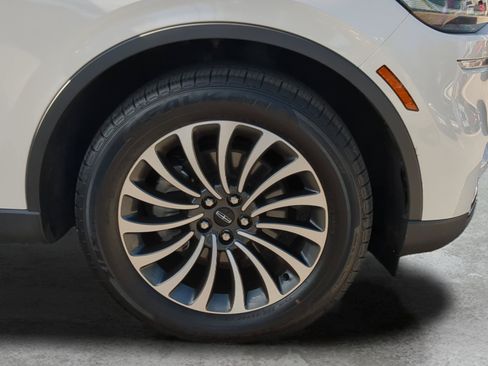 Used 2022 Lincoln Aviator AWD w/ Premium Package image 24