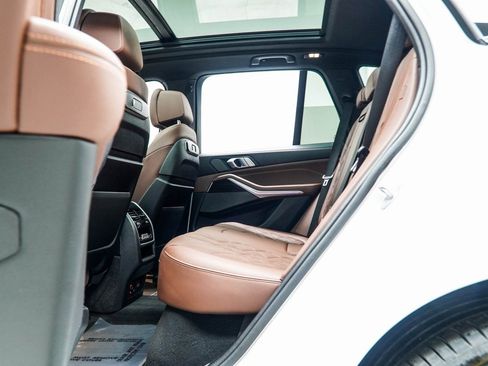 Used 2024 BMW X5 M60i w/ Climate Comfort Package image 37