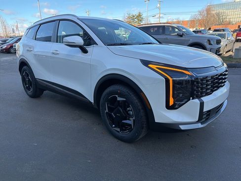 New 2026 Kia Sportage EX image 3
