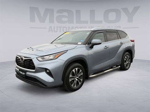 Used 2020 Toyota Highlander XLE image 7
