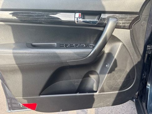 Used 2012 Kia Sorento LX AWD/4WD image 12