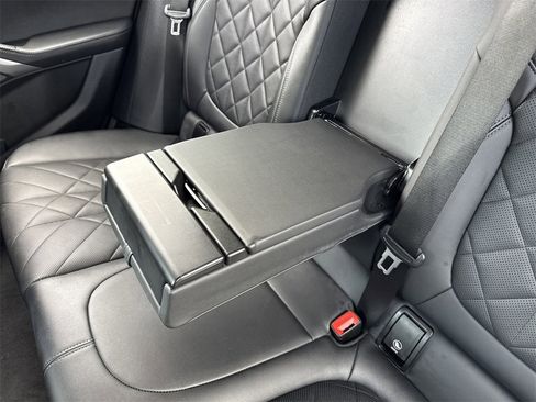 Used 2025 BMW X6 xDrive40i w/ Climate Comfort Package image 22