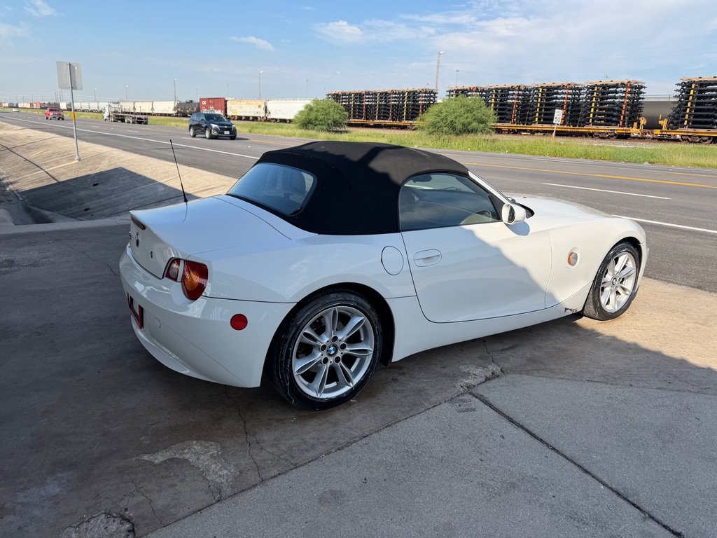 Used 2004 BMW Z4 3.0i RWD image 11
