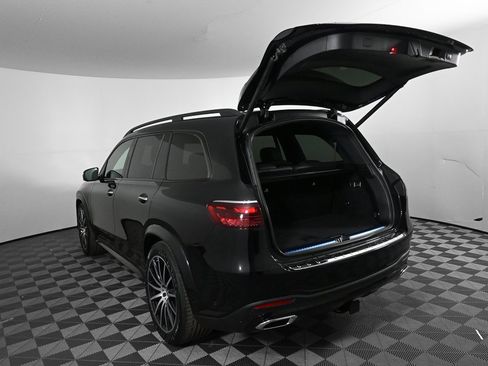 Used 2025 Mercedes-Benz GLS 450 4MATIC image 32