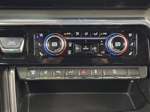 Used 2024 GMC Sierra 2500 Denali Ultimate image 19