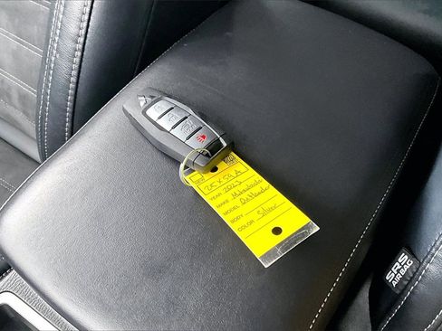 Used 2023 Mitsubishi Outlander SE image 11