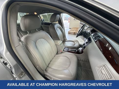 Used 2011 Buick Lucerne CXL FWD image 36
