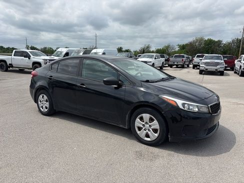 Used 2017 Kia Forte LX FWD image 1