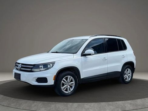 Used 2016 Volkswagen Tiguan S image 2