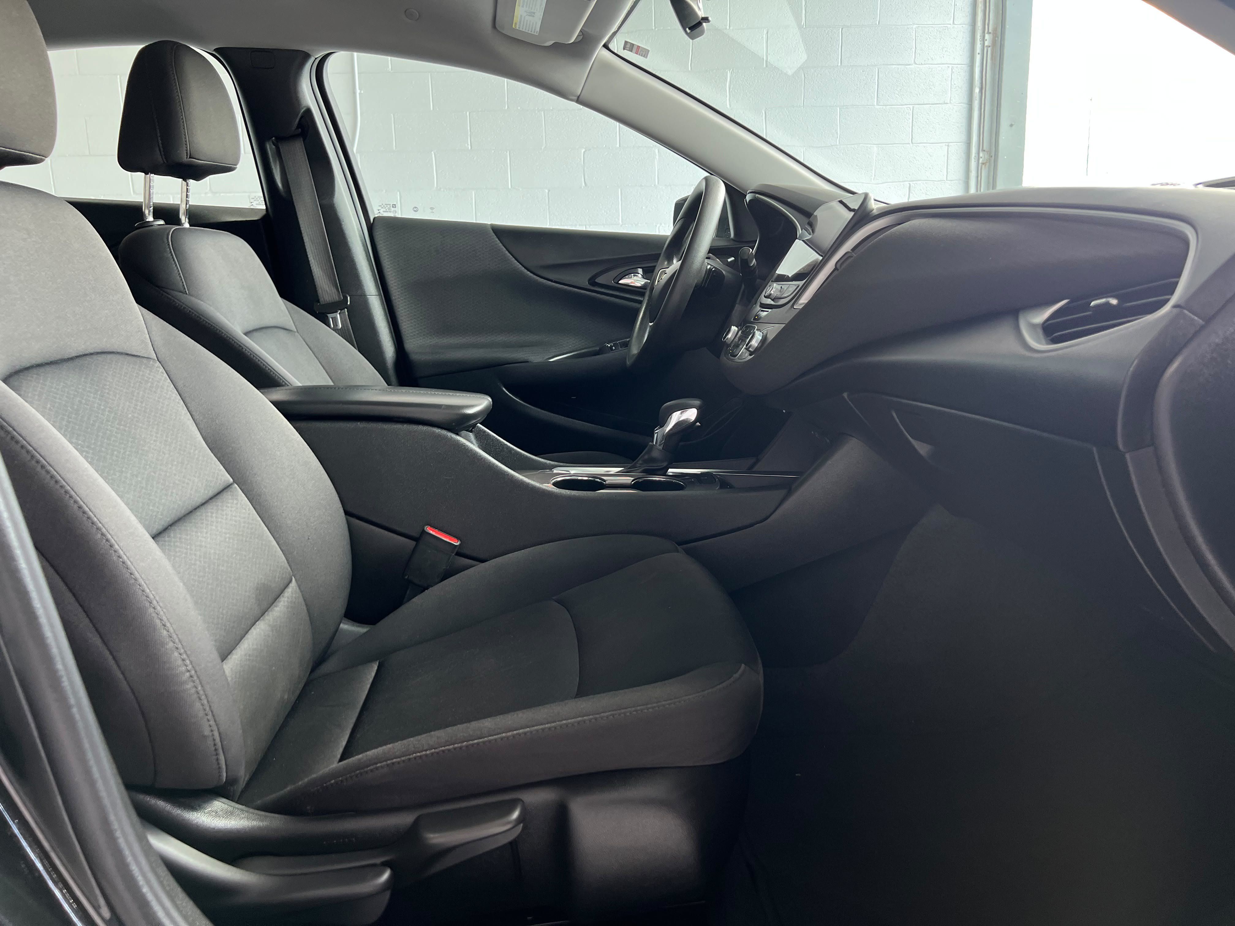 Used 2022 Chevrolet Malibu LT FWD image 13