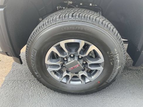 New 2026 GMC Sierra 3500 SLE w/ SLE Value Package AWD/4WD image 32