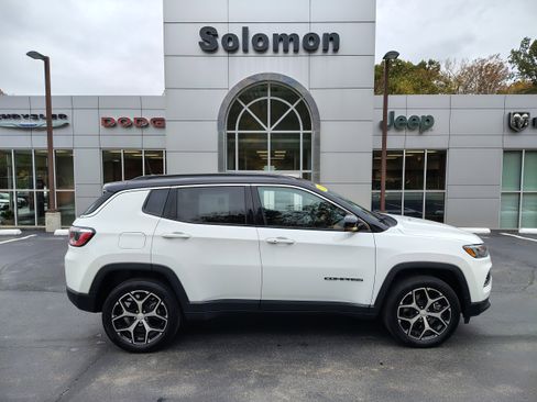 Certified 2024 Jeep Compass Limited image 1