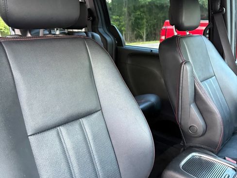 Used 2019 Dodge Grand Caravan GT FWD image 27