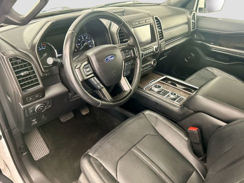 Used 2019 Ford Expedition Limited w/ Equipment Group 301A AWD/4WD image 9