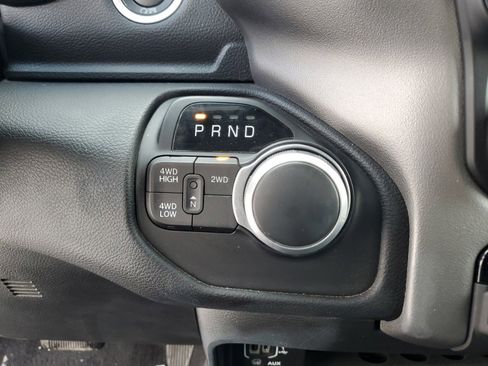 Used 2024 RAM 2500 Big Horn w/ Bed Utility Group image 17