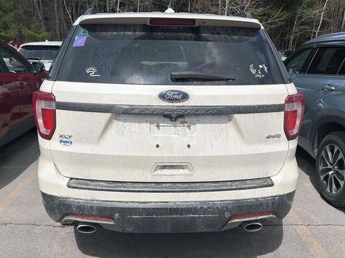 Used 2018 Ford Explorer XLT w/ Equipment Group 202A AWD/4WD image 8