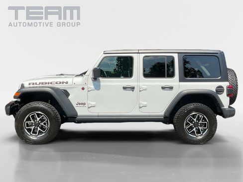 Used 2026 Jeep Wrangler Unlimited Rubicon AWD/4WD image 4