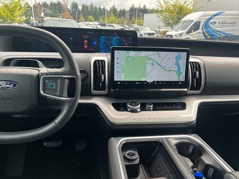 Used 2025 Ford Expedition Max Active AWD/4WD image 24