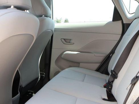 New 2026 Hyundai Kona SE FWD image 19