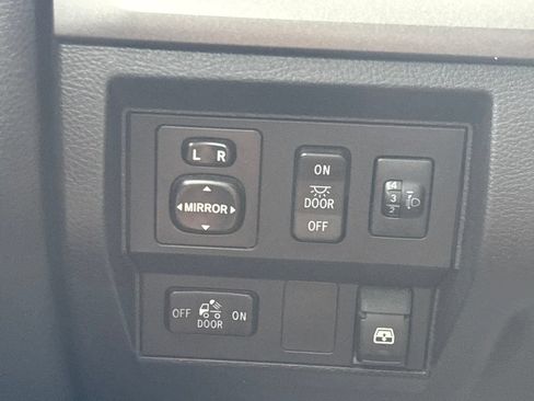 Used 2016 Toyota Tundra SR5 w/ TRD Off Road Package AWD/4WD image 25