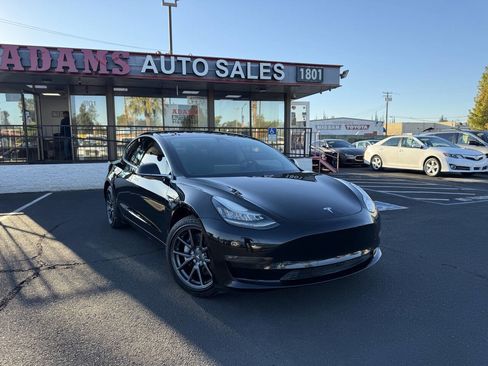 Used 2018 Tesla Model 3 Mid Range image 1