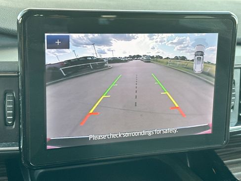 Used 2024 Ford Explorer Limited image 12