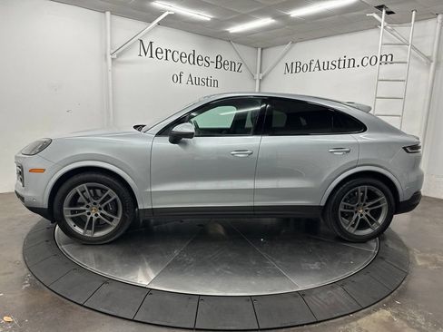Used 2024 Porsche Cayenne Coupe AWD/4WD image 4