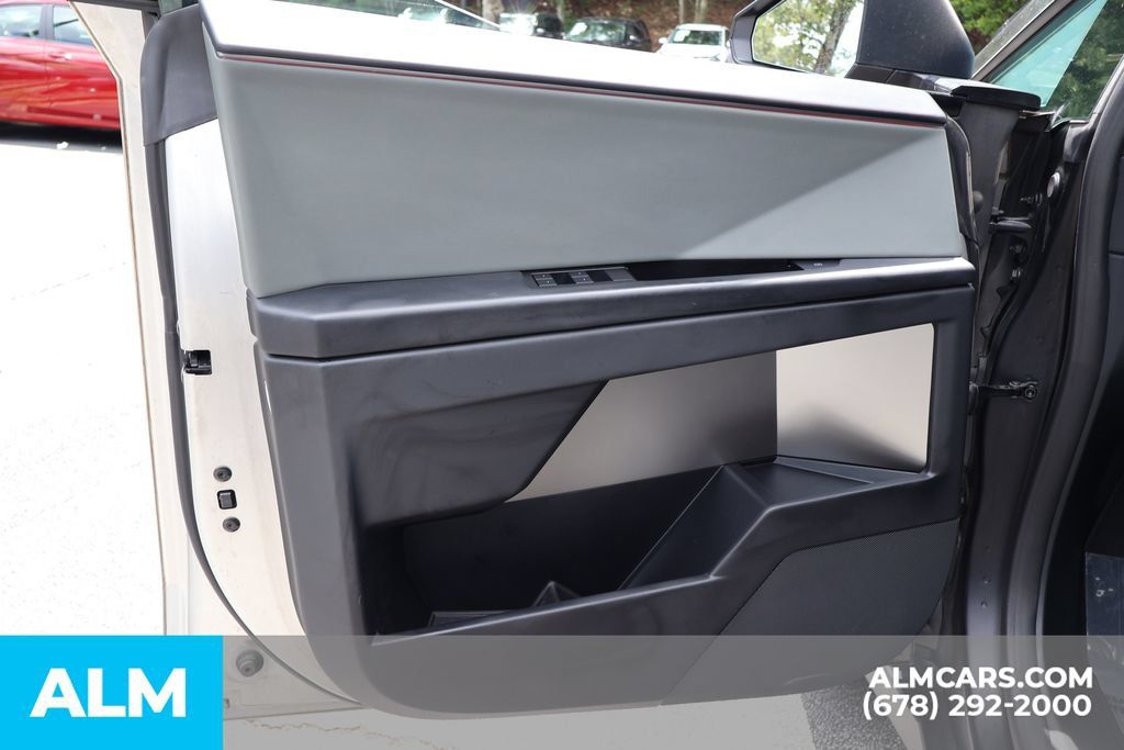 Used 2024 Tesla Cybertruck AWD Crew Cab image 10