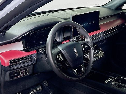 New 2025 Lincoln Corsair Reserve image 9