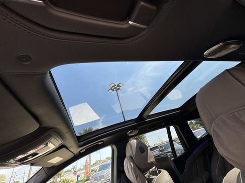 Used 2025 Mercedes-Benz Maybach GLS 600 4MATIC image 29