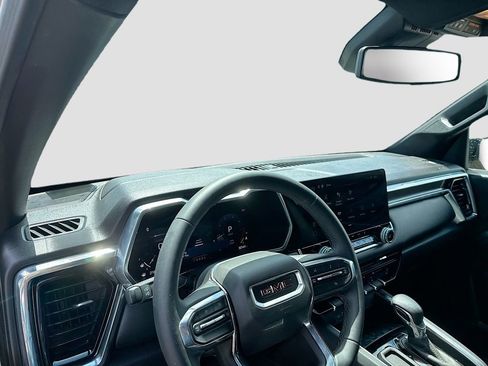 Used 2024 GMC Canyon Elevation w/ Elevation Premium Package image 12