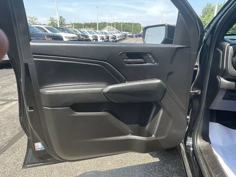 Used 2024 Chevrolet Colorado Trail Boss w/ Safety Package AWD/4WD image 23