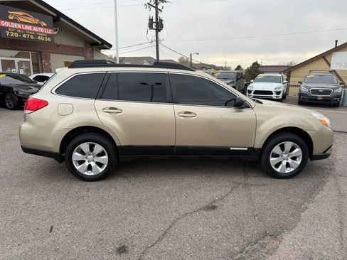 Used 2010 Subaru Outback 2.5i Premium image 9