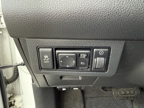 Used 2012 Nissan Versa 1.8 S w/ Plus Pkg image 12