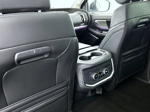 Used 2025 Ford Expedition Max Platinum AWD/4WD image 24