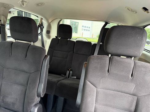 Used 2016 Dodge Grand Caravan SXT FWD image 15