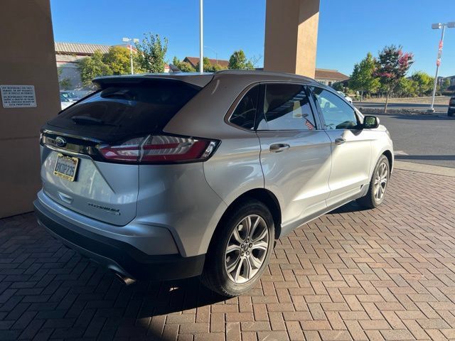 Used 2019 Ford Edge Titanium FWD image 7