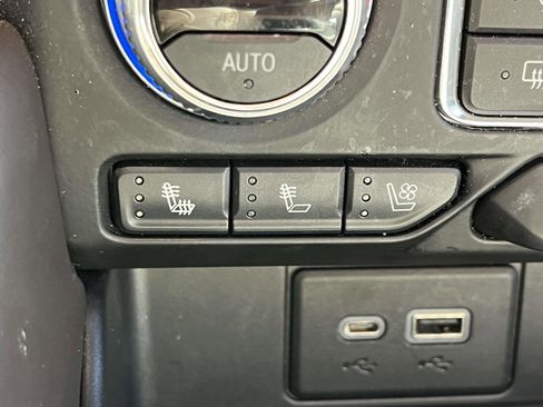 Used 2021 GMC Yukon SLT w/ SLT Luxury Plus Package image 5