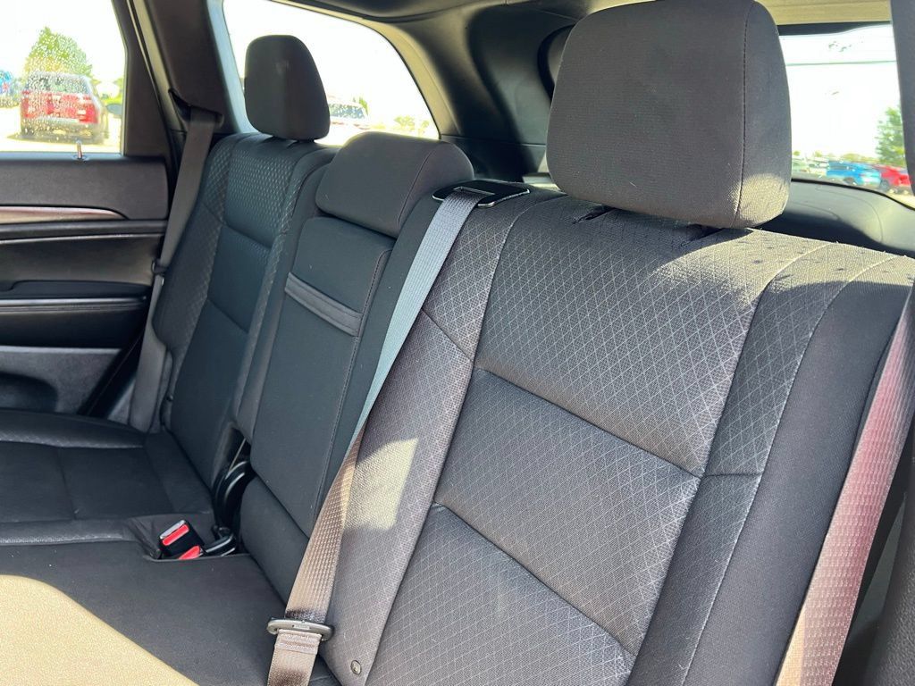 Used 2021 Jeep Grand Cherokee Laredo AWD/4WD image 16