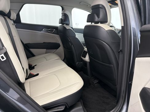 Used 2024 Kia Sportage EX FWD image 11