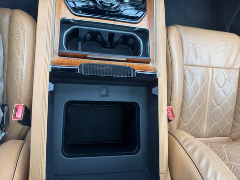 Used 2022 Jeep Grand Wagoneer Series III AWD/4WD image 16