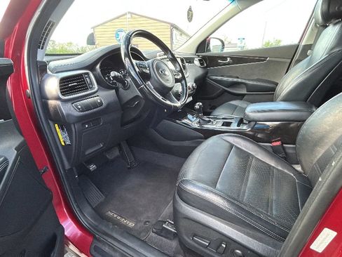 Used 2016 Kia Sorento EX image 2